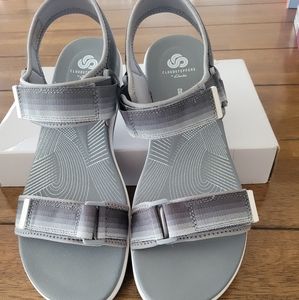 Clark cloudstepper sandal size 10